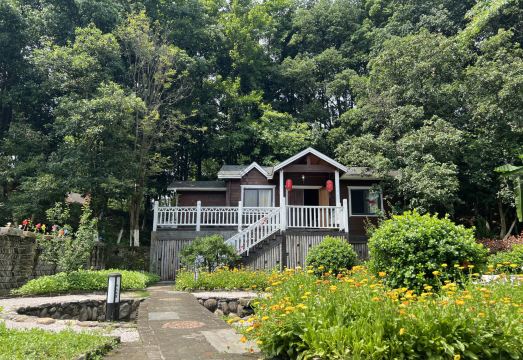 德兴楼上楼田园酒店外景图