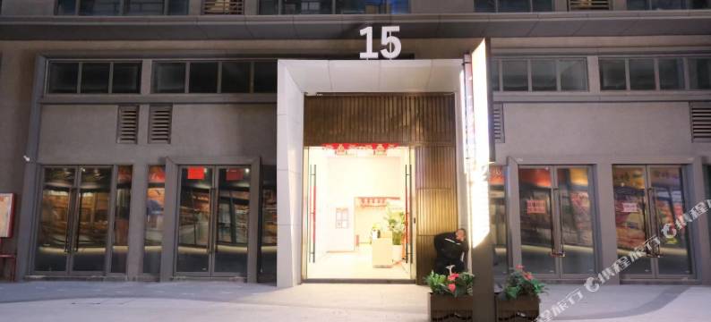 秘界民宿(高新万达店)图片