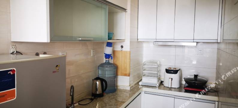 宏斌自助公寓(威海高铁站店)图片