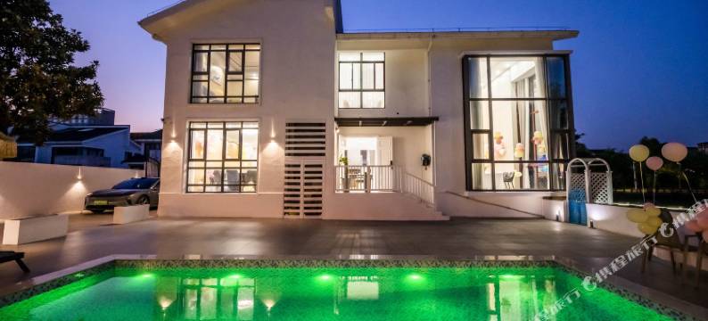 阳澄湖水云阁湖景泳池别墅图片