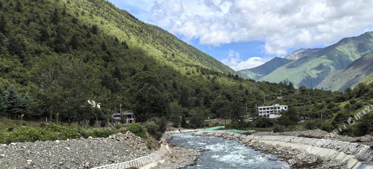 鑫悦.山野逸境星空酒店(中谷村店)图片
