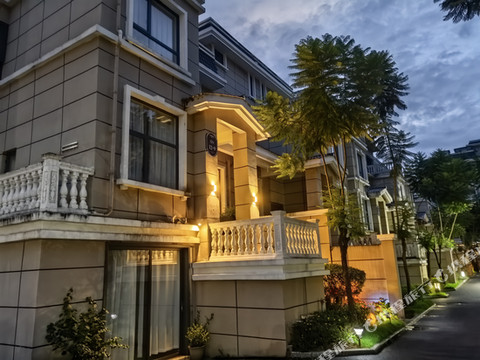 万峰林佤尔登民宿