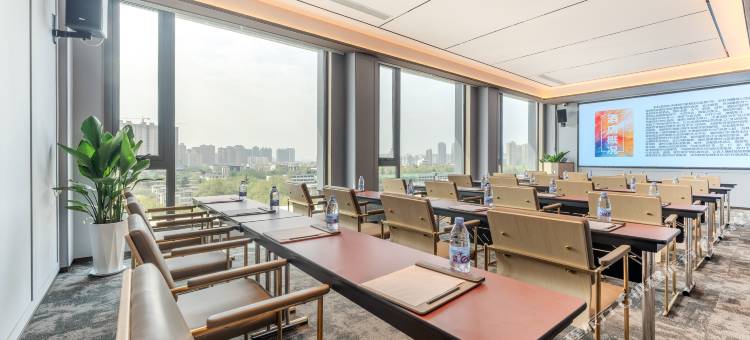 咸阳彩虹酒店(汇通十字宝泉路地铁站店 )图片