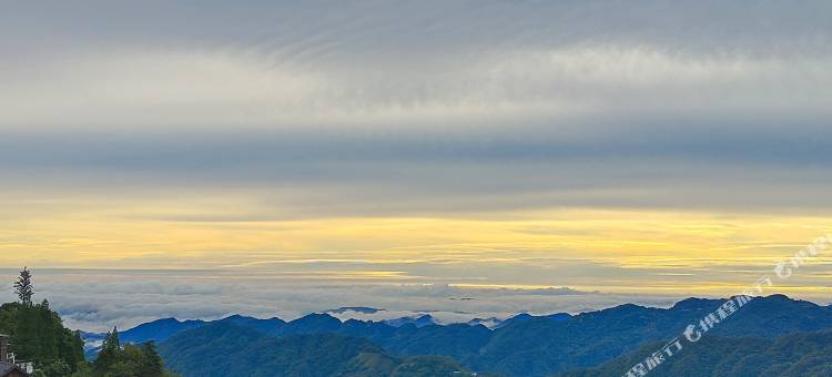 坐忘里·观峦民宿(武当山南岩景区店)图片