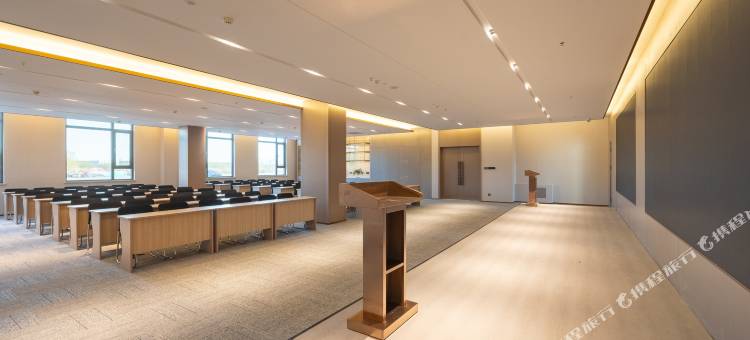 麗枫酒店(康平卧龙湖顺山路店)图片