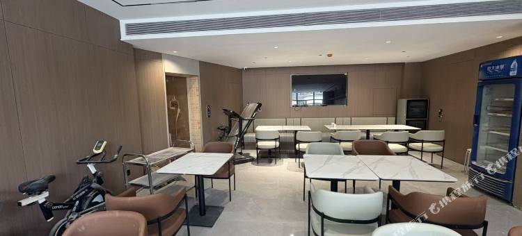 柏曼酒店(昆山金鹰国际绣衣地铁站店)图片