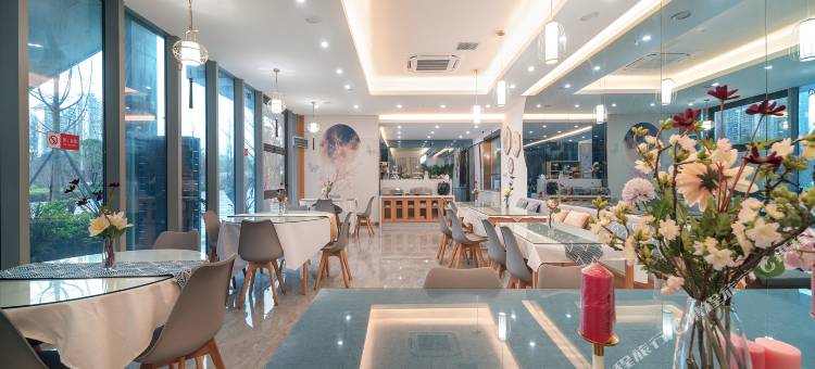 云上·漫居酒店(贵阳观山湖会展中心金融城店)图片