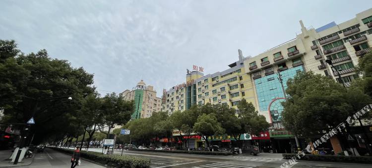 布丁严选酒店(海宁西山路火车站店)图片