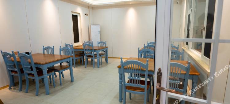 江山蓝天白云民宿图片