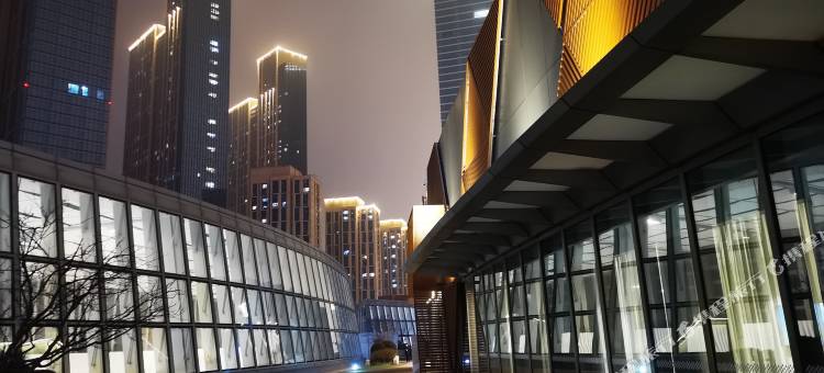 青岛红色驿家公寓(五四广场万象城店)图片
