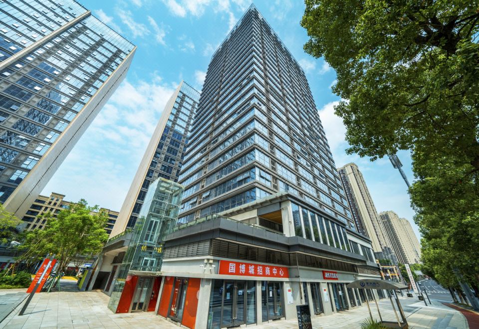 Huarong Hotel over view