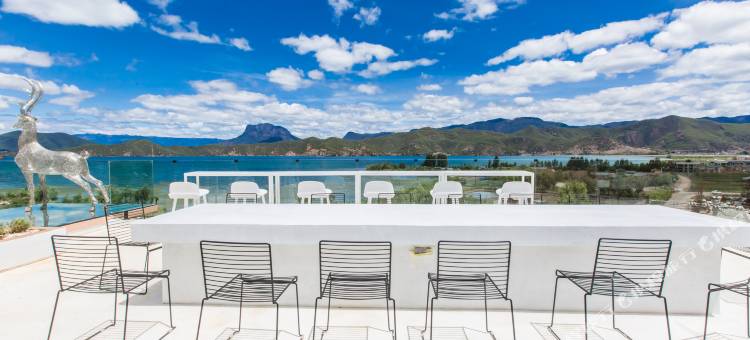 泸沽湖前湖·月遥全湖景度假酒店图片