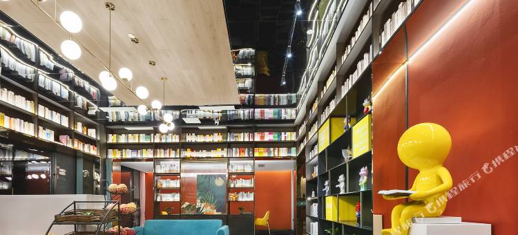 喜鹊CC酒店(信阳高铁东站万达广场店)图片