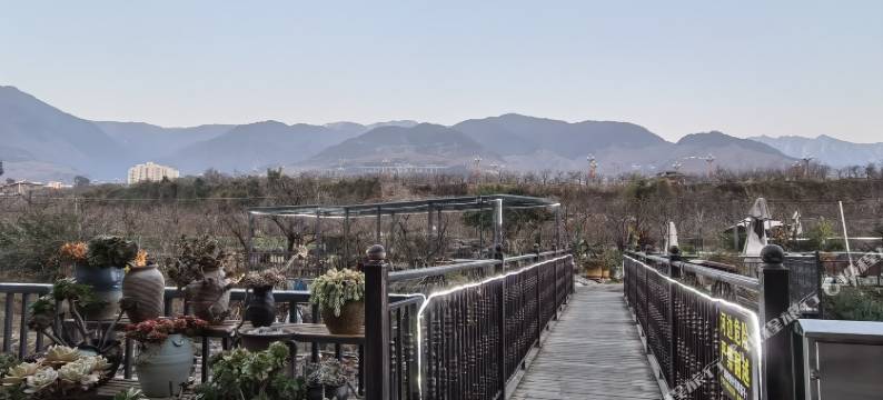 汉源槿上梨花酒店图片