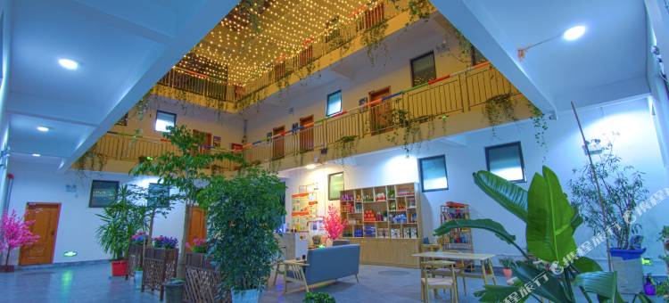 山河故里酒店(林芝比日神山店)图片