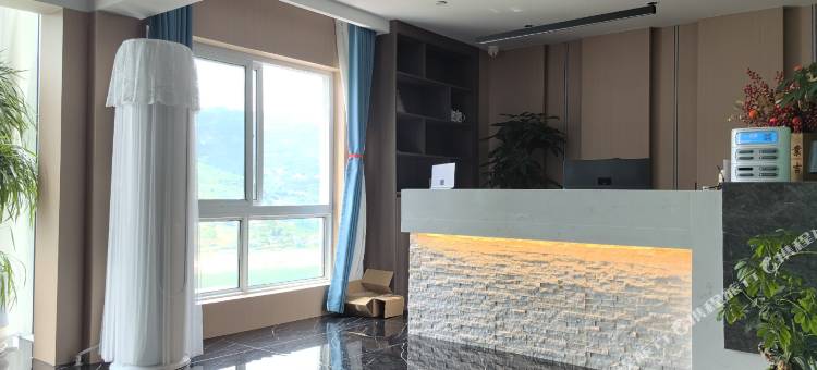 半山酒店(巴楚文化广场店)图片