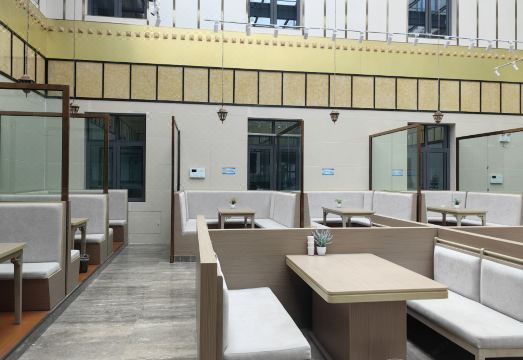 Lari Grand Hotel Hotel Overview