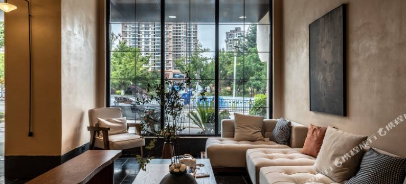 YUDO STELLAR雨朵酒店(草海站中央步行街店)图片