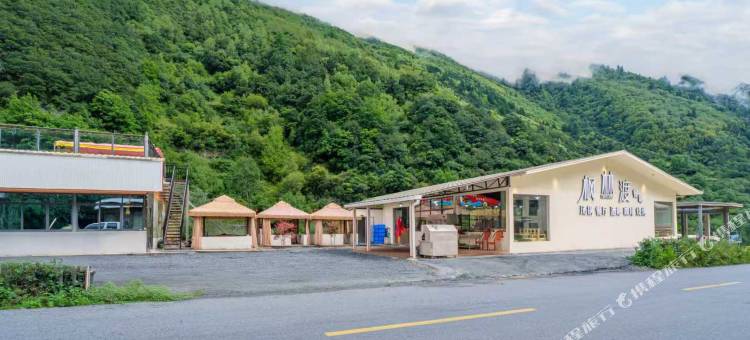 毕棚沟·鑫晟恒忆太空舱·汤泉Vacation营地(理小路店)图片