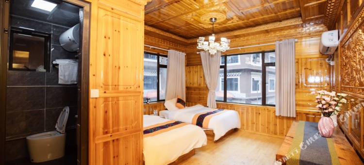 黑水彩林之畔藏舍民宿图片