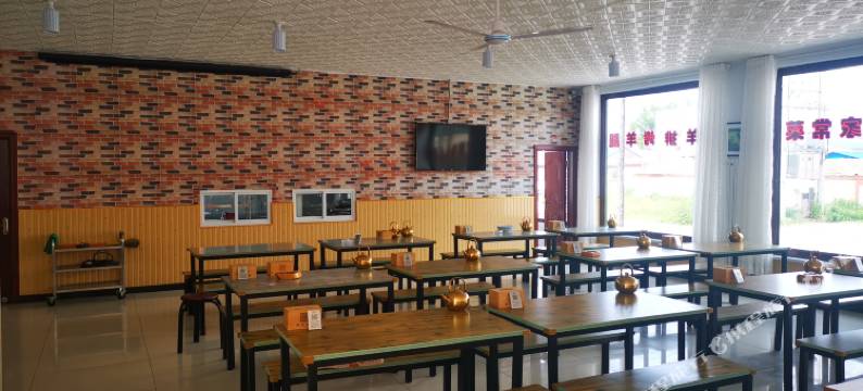 城龙酒店(乌兰布统草原景区店)图片