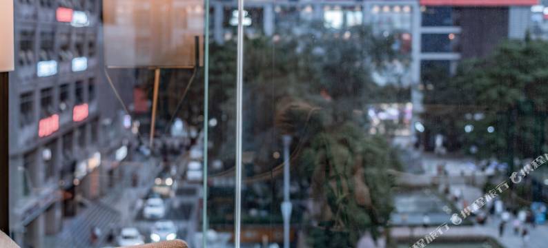 云涧酒店(重庆观音桥步行街轻轨站店)图片