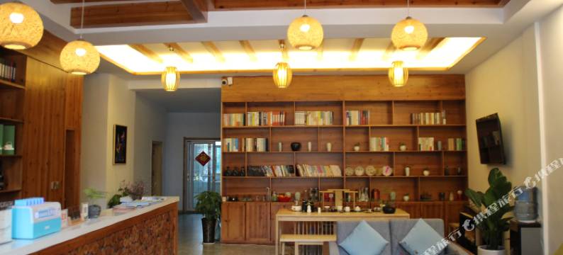 小熊之家客栈(芙蓉镇景区瀑布店)图片