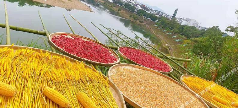 江湾大酒店(婺源高铁站弦高古城店)图片