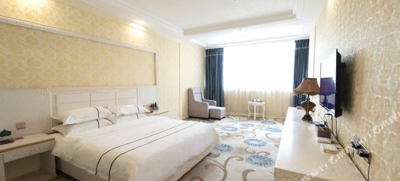 怒江云朵大酒店(青山公园店)图片