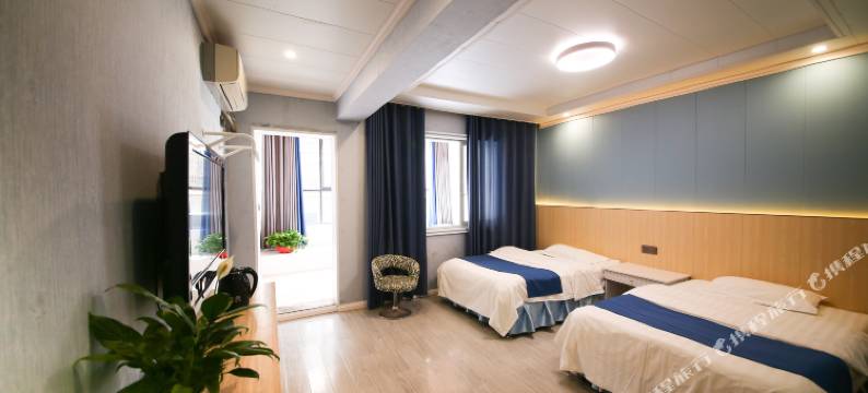 泸定康宏精品酒店图片