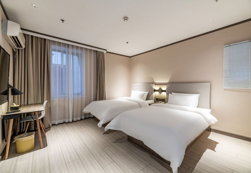 hongqijiechangyingdian Hotel Overview