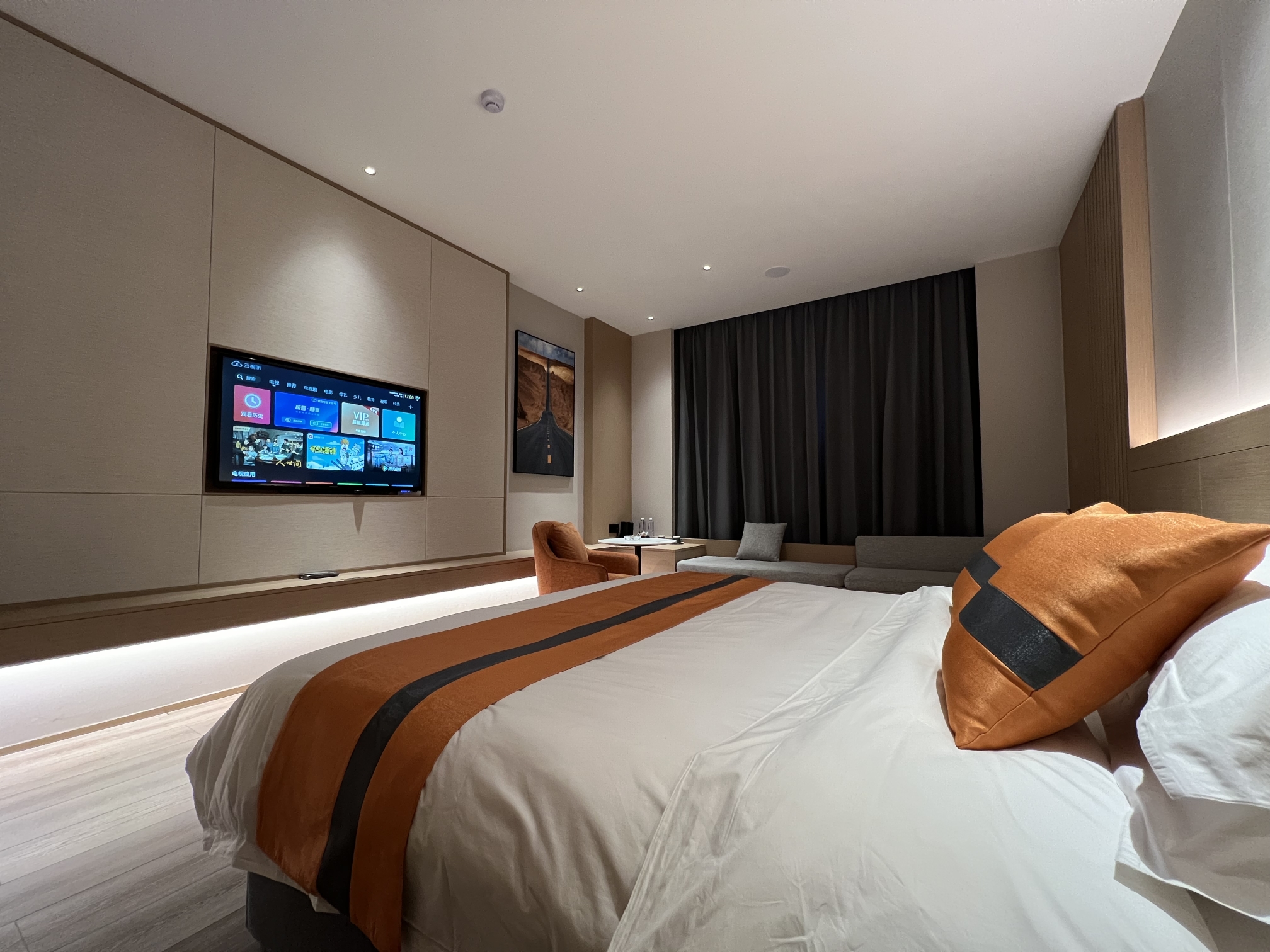 Buck Wheat Hotel Over view