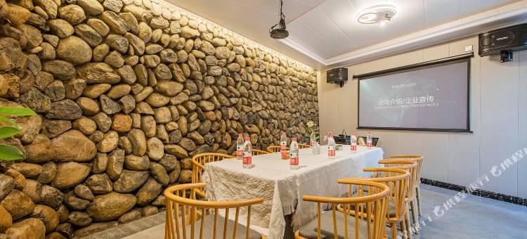 林间山舍·夏日亲子星空泳池天幕露营主体山野观景隐宿图片