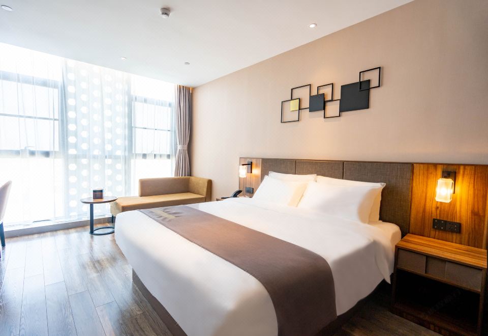 Homeinn Plus Hotel (Pei County Zhongjin Plaza) Hotel Overview