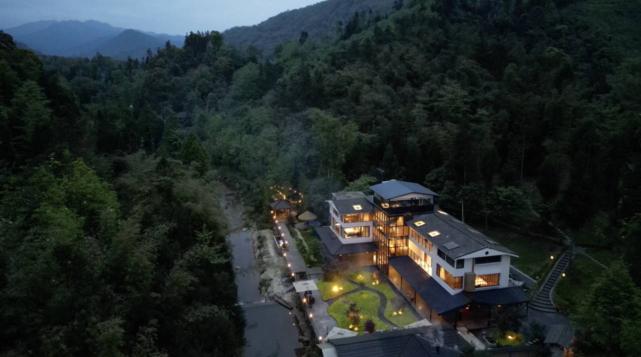西岭花水湾西屿溪汤泉民宿图片