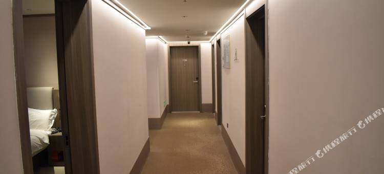 艺龙瑞云酒店(北京环球度假区华业东方玫瑰店)图片
