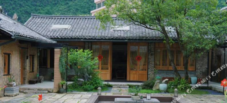 督府雅院·百年老屋·野奢度假民宿(二十元背景风景区店)图片