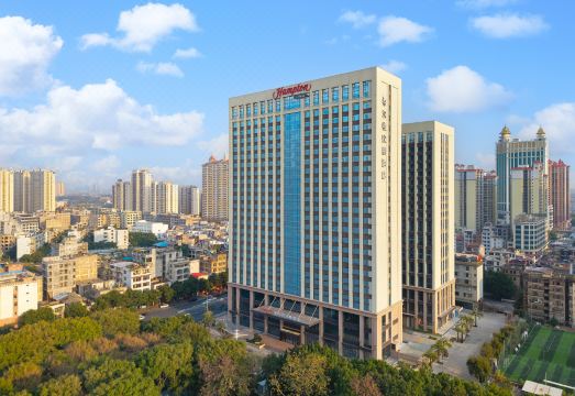 玉林国际会展中心希尔顿欢朋酒店外景图