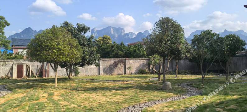 张家界溪畔民宿(天门山索道店)图片