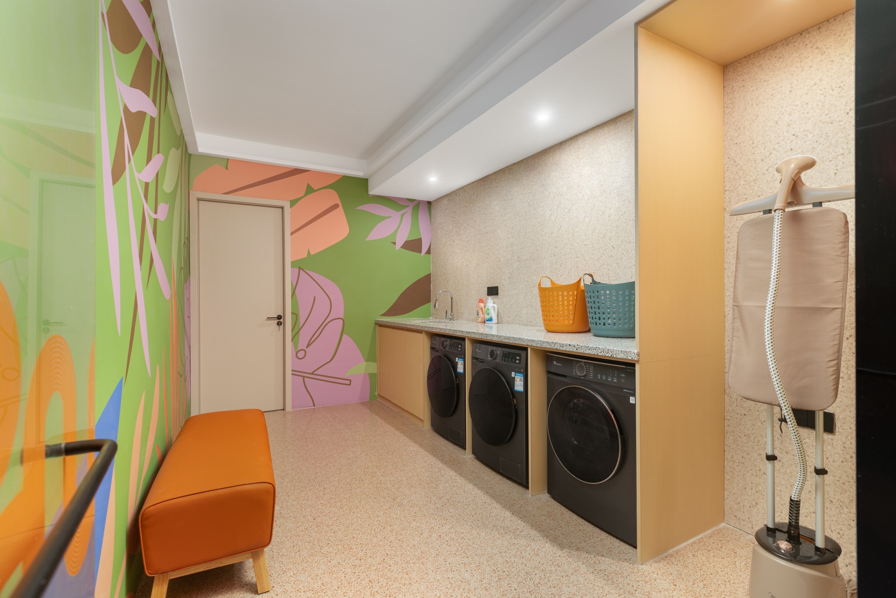 YICHENG HOTEL Hotel Overview