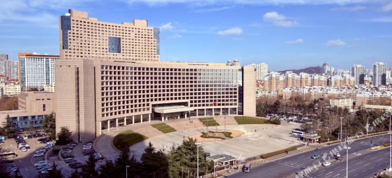 兰宸假日海景公寓(五四广场万象城店)图片