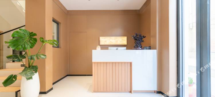 今安异乡丨Designer原木风度假民宿(开封万岁山大宋武侠城店)图片