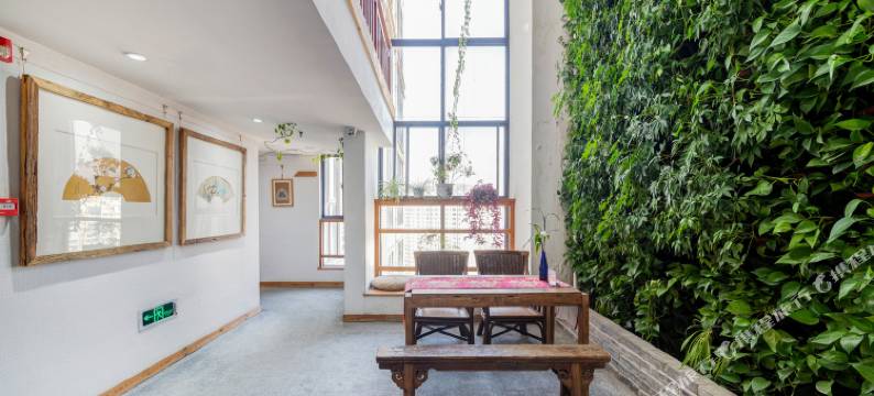 永阳坊艺术酒店(西安高新管委会体育馆地铁站店)图片