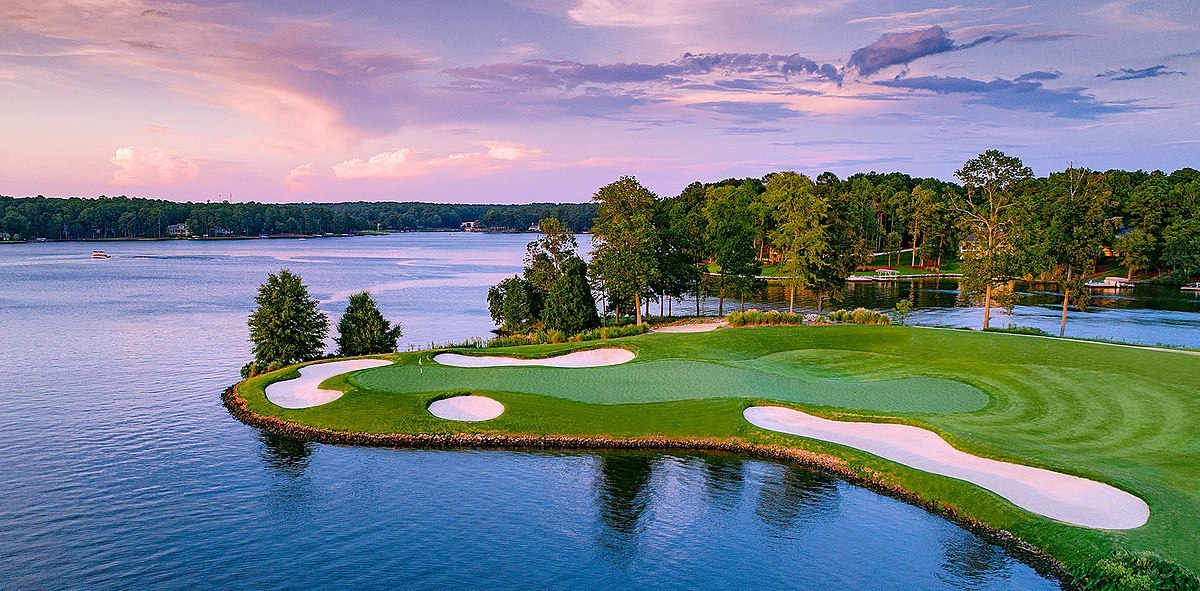 Montrose Golf Resort & Spa Hotel Overview