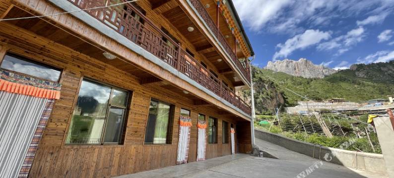 扎尕那如意山景民宿图片