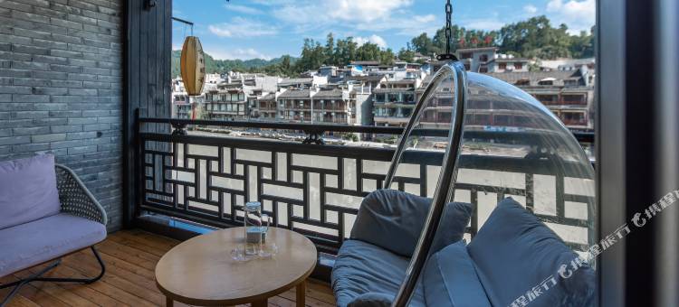 凤凰云桥自在江景精品民宿(凤凰古城云桥店)图片