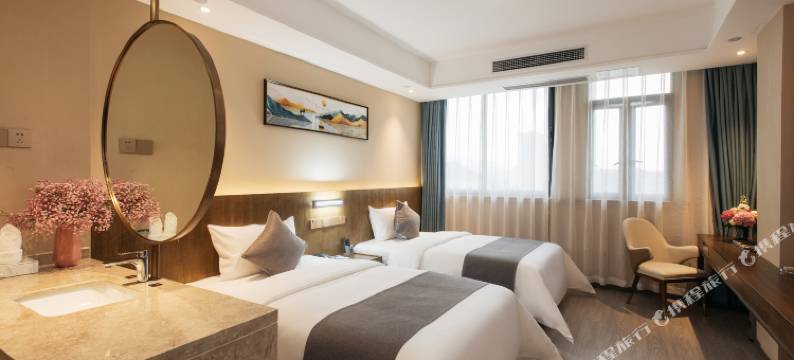 纬度全域酒店(南川万达广场店)图片