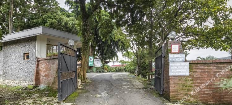 红多兹Plus酒店@普沃达迪(RedDoorz Plus @ Purwodadi)图片