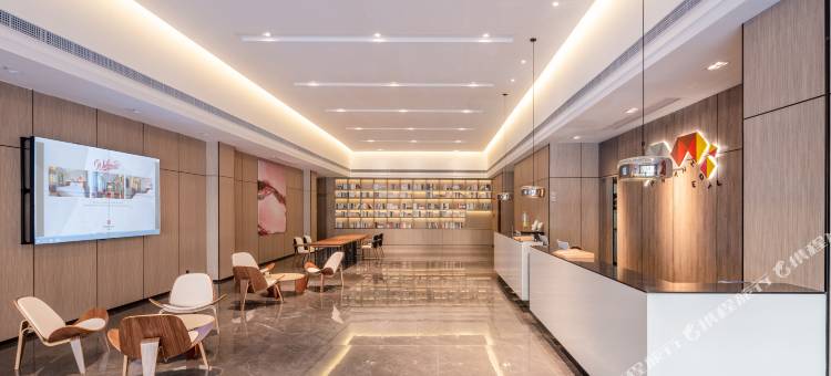 柏曼酒店(峨眉高铁站水晶广场店)图片