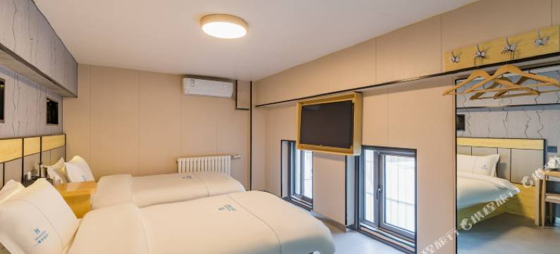 德全雅居酒店(朝阳高铁站石佛营地铁站店)图片